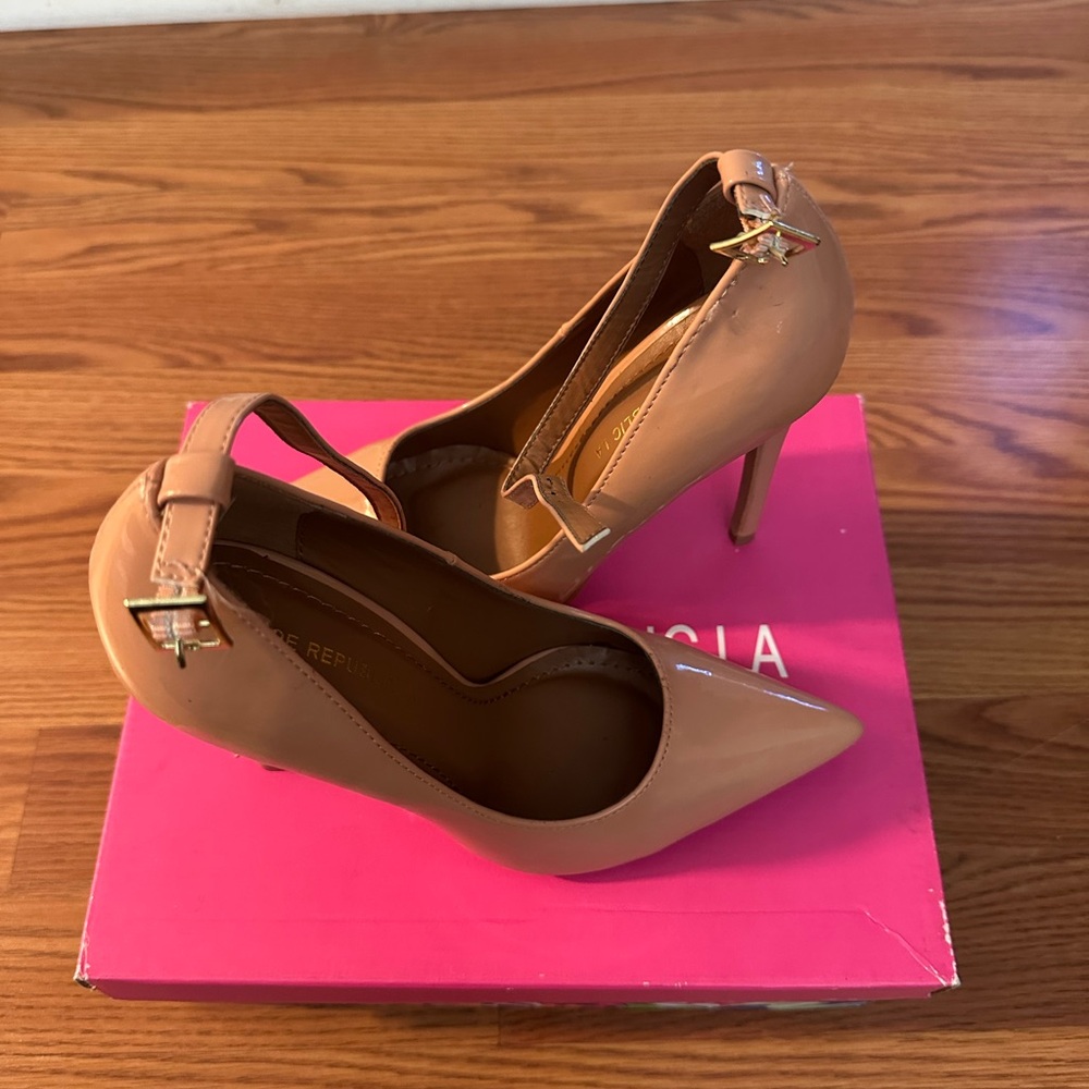 Elegant Tan Heels
